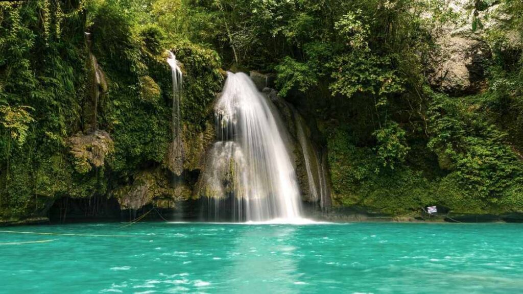 Best waterfalls in rhode island