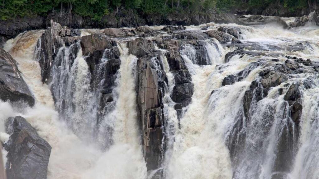 Best Waterfalls In Maine
