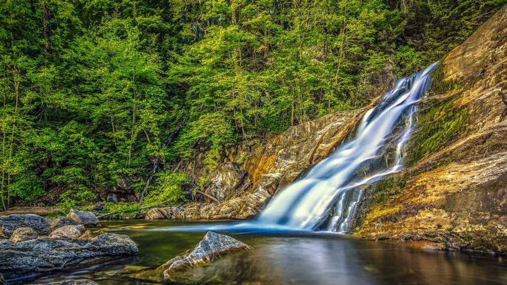 Best Waterfalls in Massachusetts