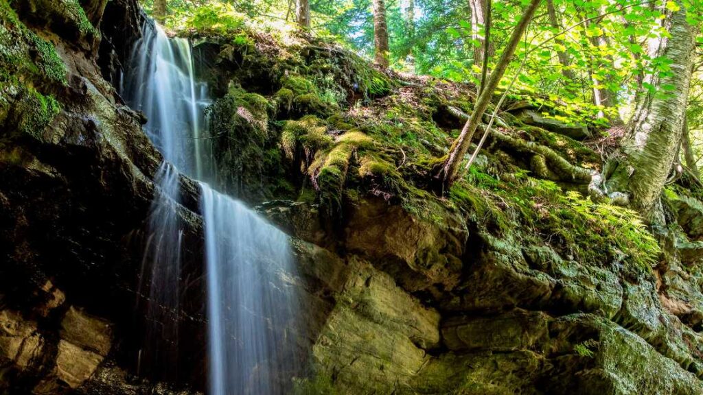 Best Waterfalls in Massachusetts