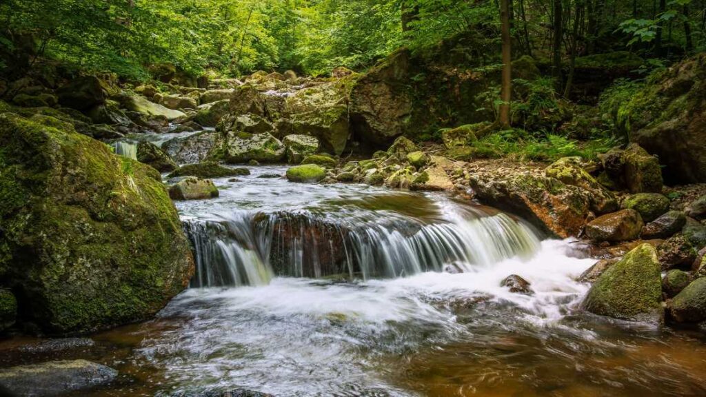 Best Waterfalls in Massachusetts