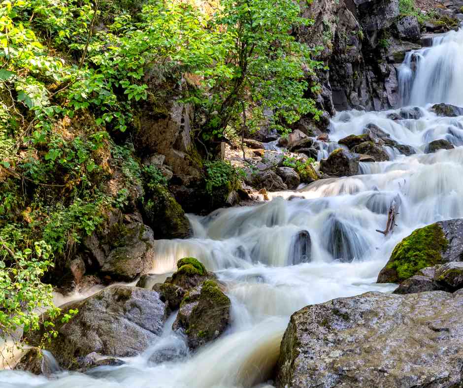 Best Waterfalls In Alaska