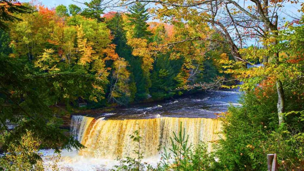 Best Waterfalls In Michigan