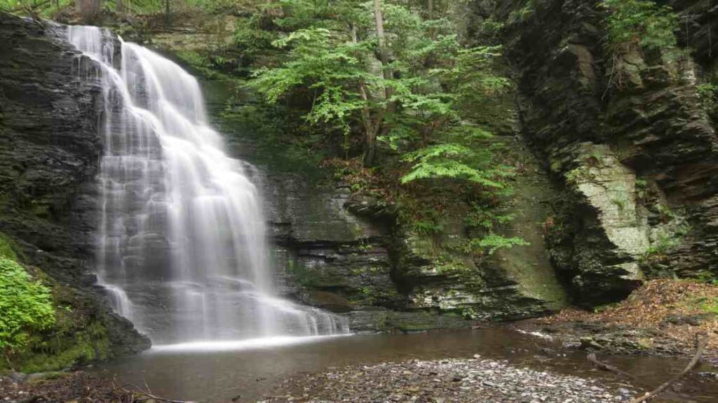 Best Waterfalls In Michigan